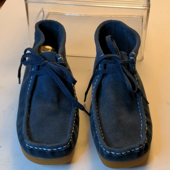 Remember desert boots? Or was it Wallabees? - Picture 4 of 10